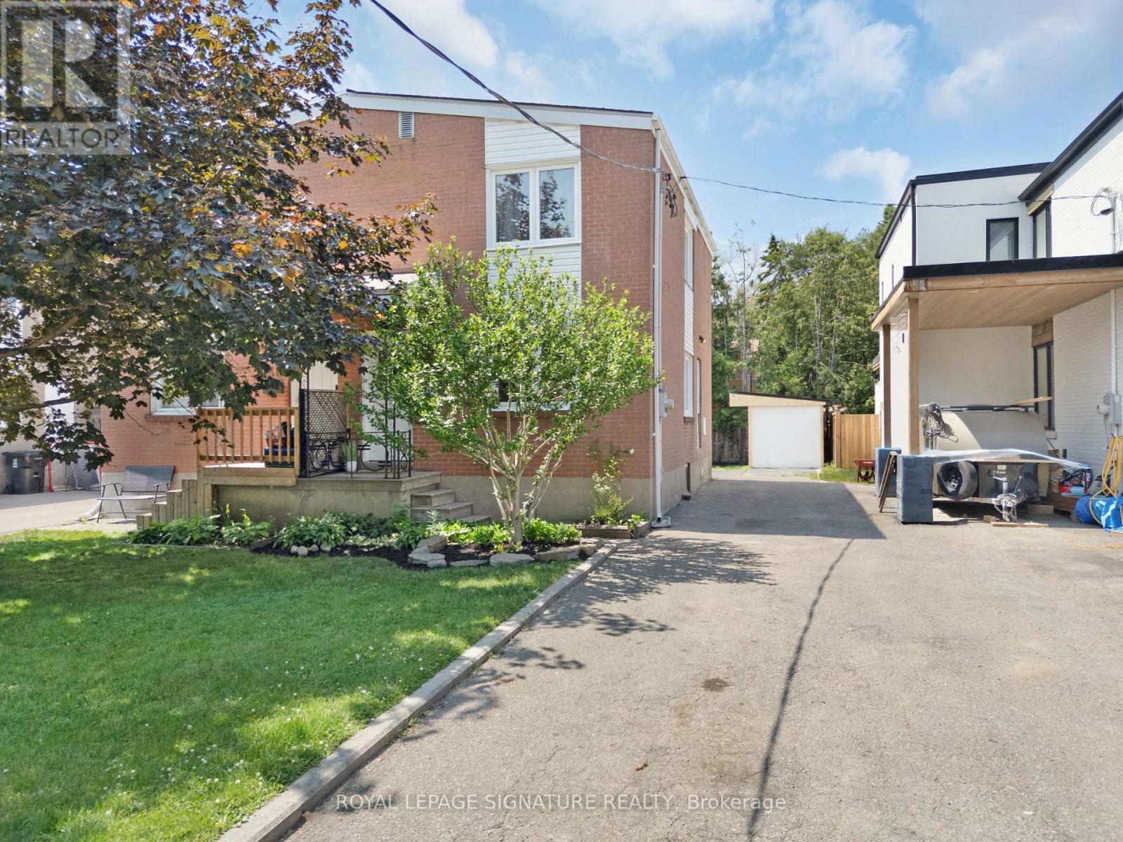 46 Van Stassen Blvd, Toronto, ON M6S 2N5