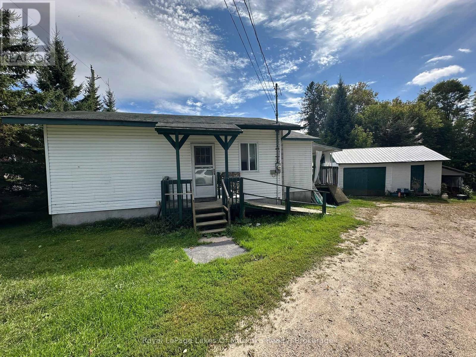 125 Ontario St, Burk's Falls, ON P0A 1C0
