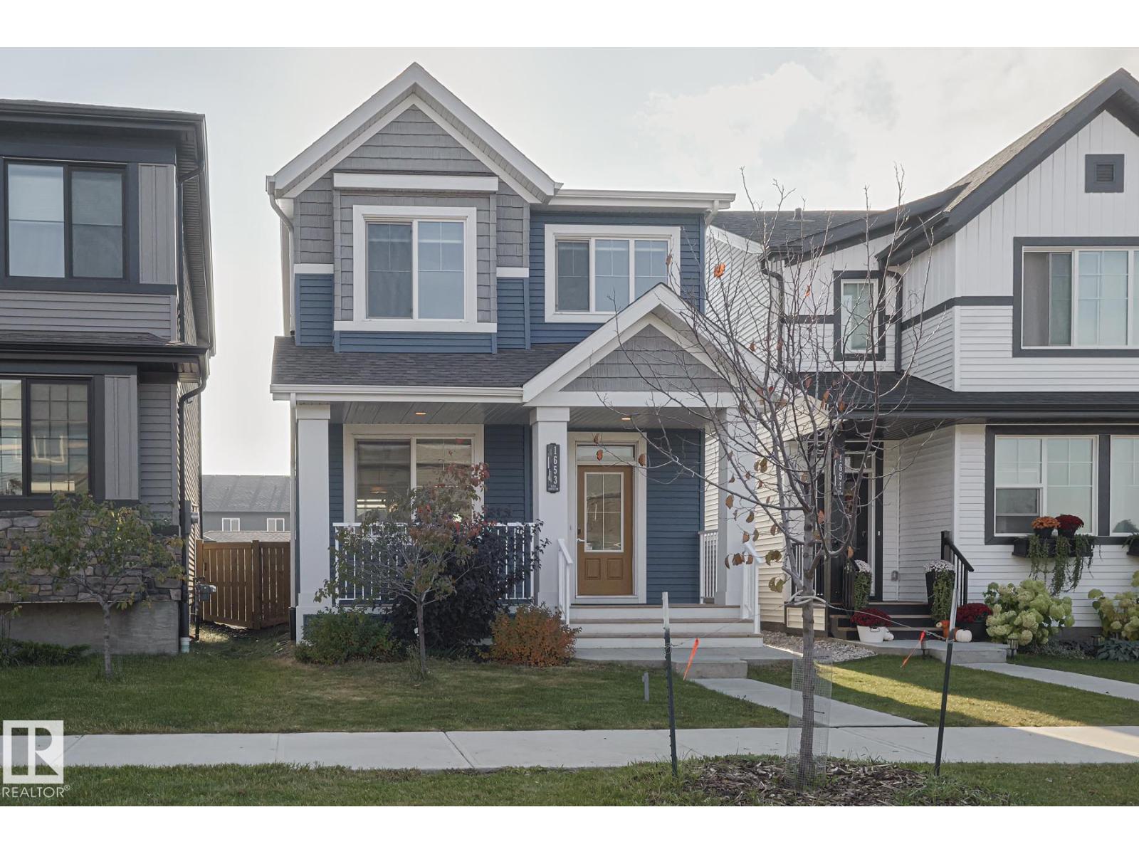 1653 Plum Circle Ci SW, Edmonton, AB T6X 2Y5