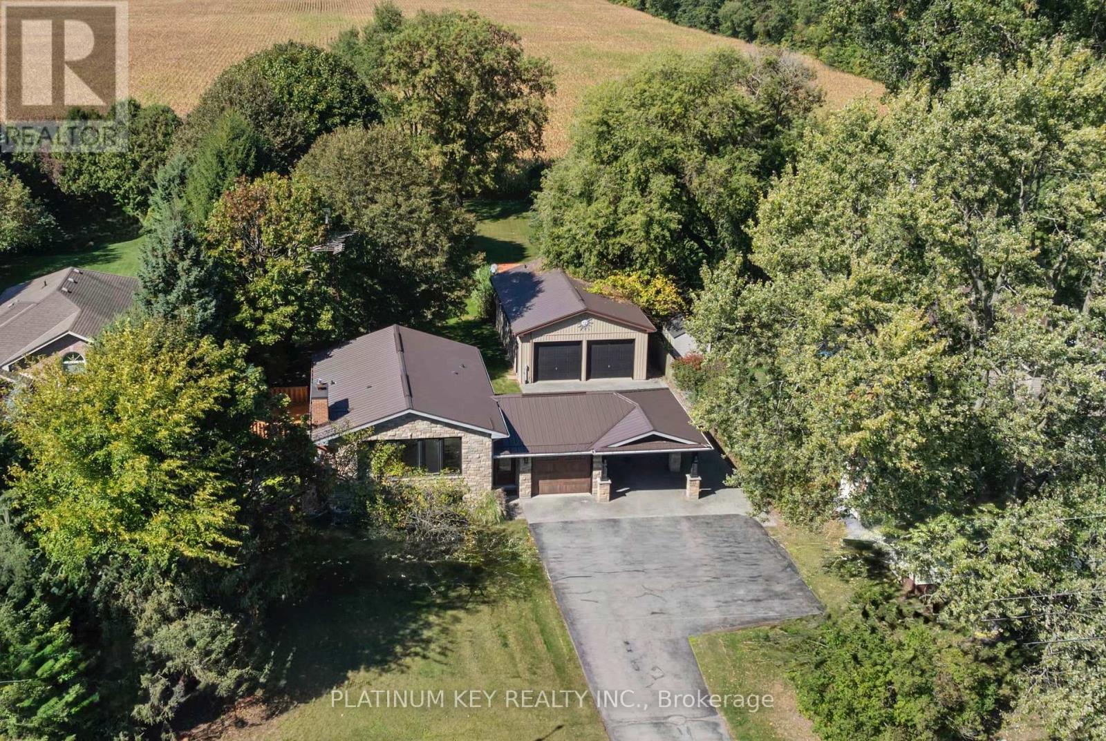 8846 Glendon Dr, Strathroy-Caradoc, ON N0L 1W0