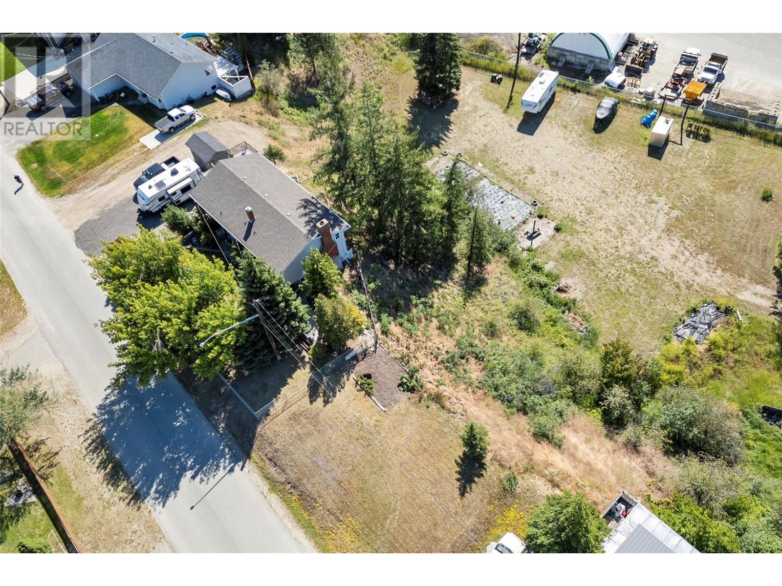1117 Thompson Ave, Chase, BC V0E 1M0