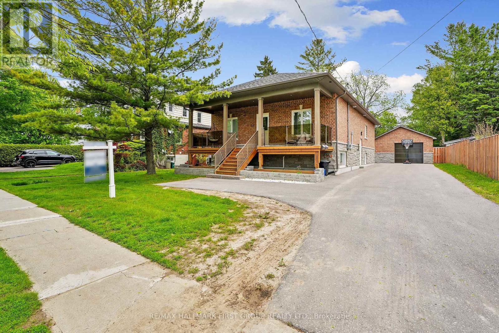 21 Hope St N, Port Hope, ON L1A 2N4
