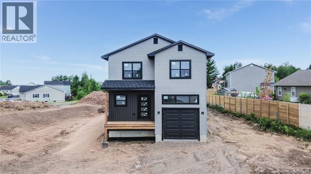 7 Brizley St, Oromocto, NB E2V 4R1
