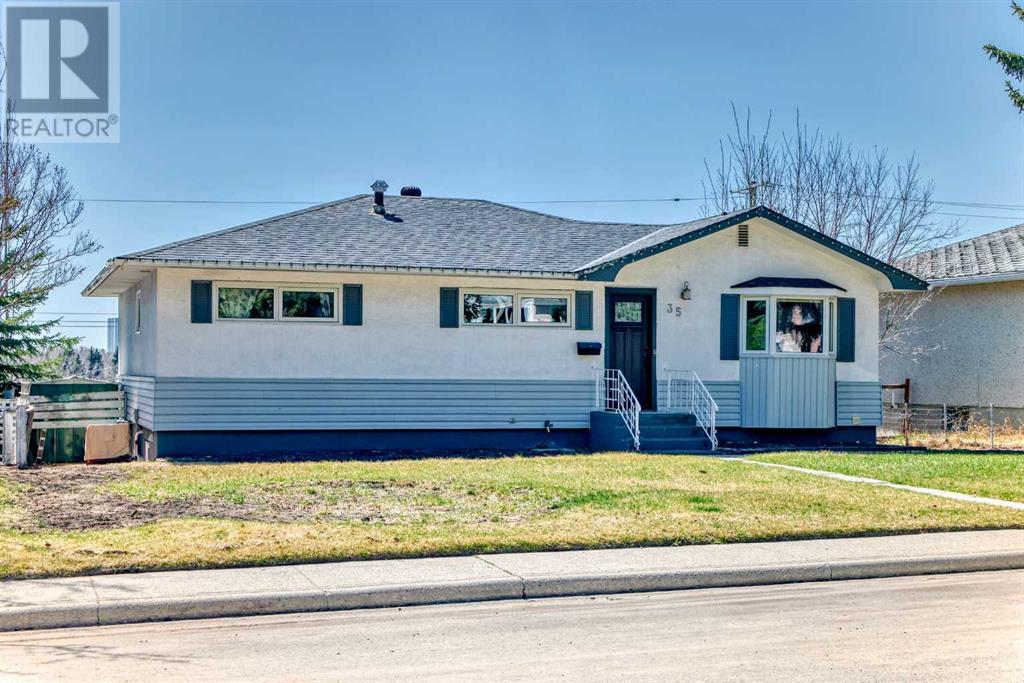 35 Collingwood Pl NW, Calgary, AB T2L 0R1