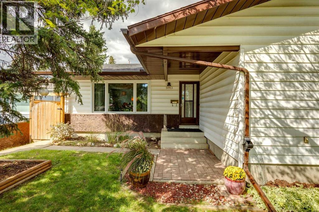 5023 Nemiskam Rd NW, Calgary, AB T2K 2P8