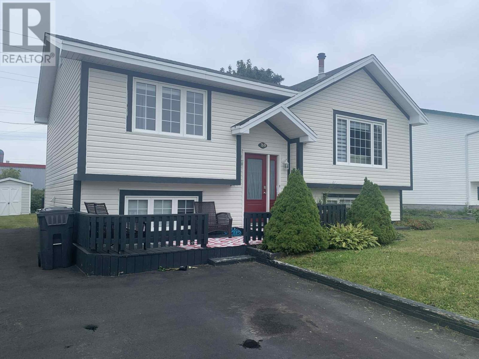 20 Elizabeth Dr, Paradise, NL A1L 1E5