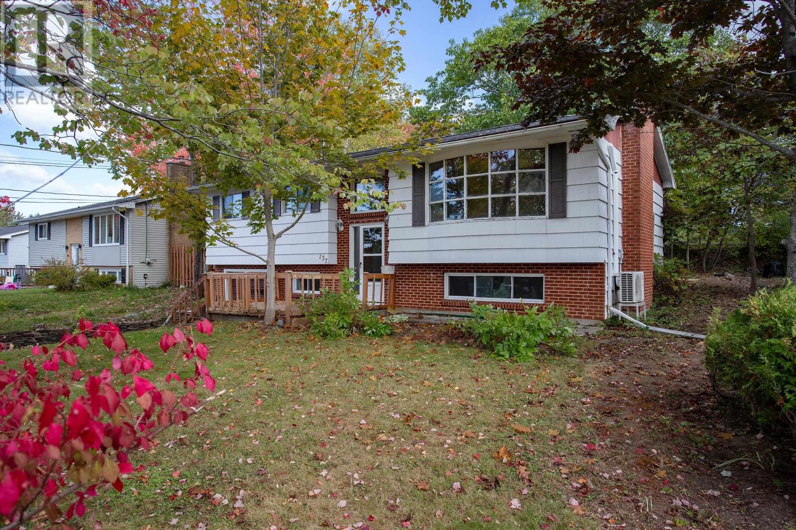 137 Prince St, Lower Sackville, NS B4C 1L4