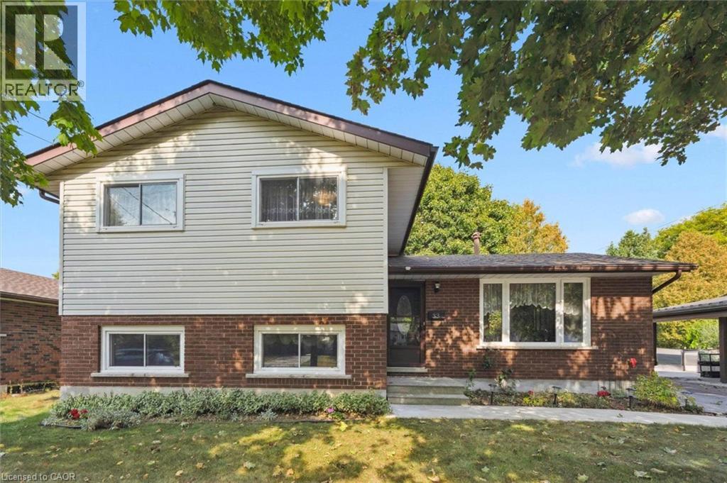 33 Hastings Blvd, Guelph, ON N1E 4G3