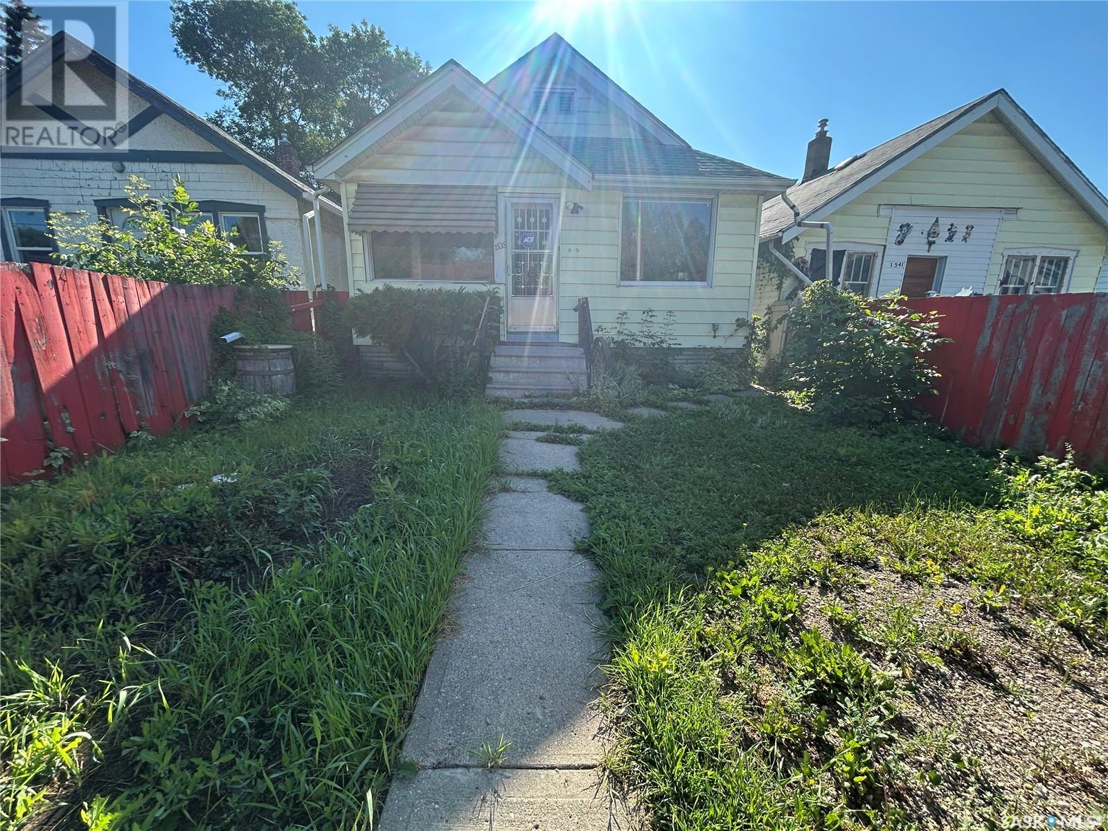 1535 Elphinstone St, Regina, SK S4T 3M9