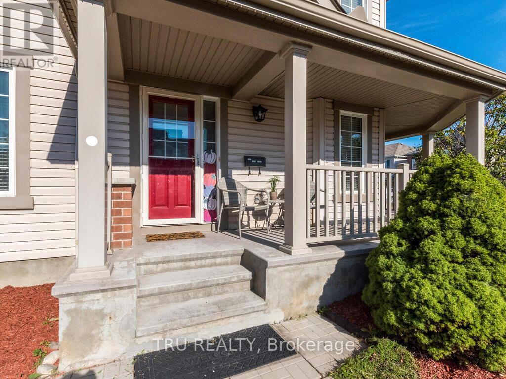 2757 Grand Canal St, Ottawa, ON K2J 0S7