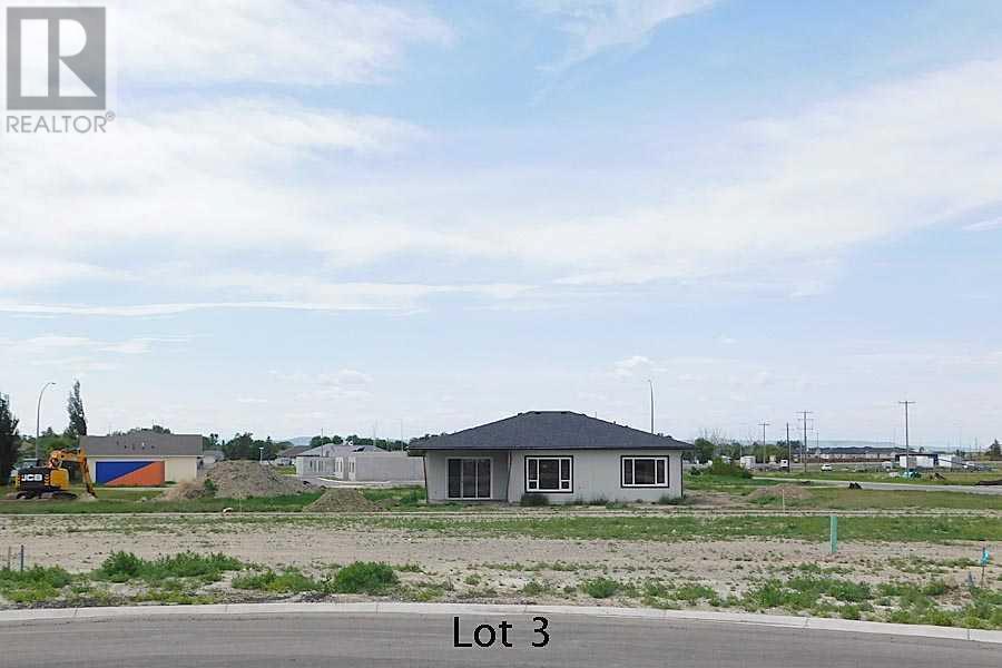 3 Pine Pl E, Claresholm, AB T0L 0T0