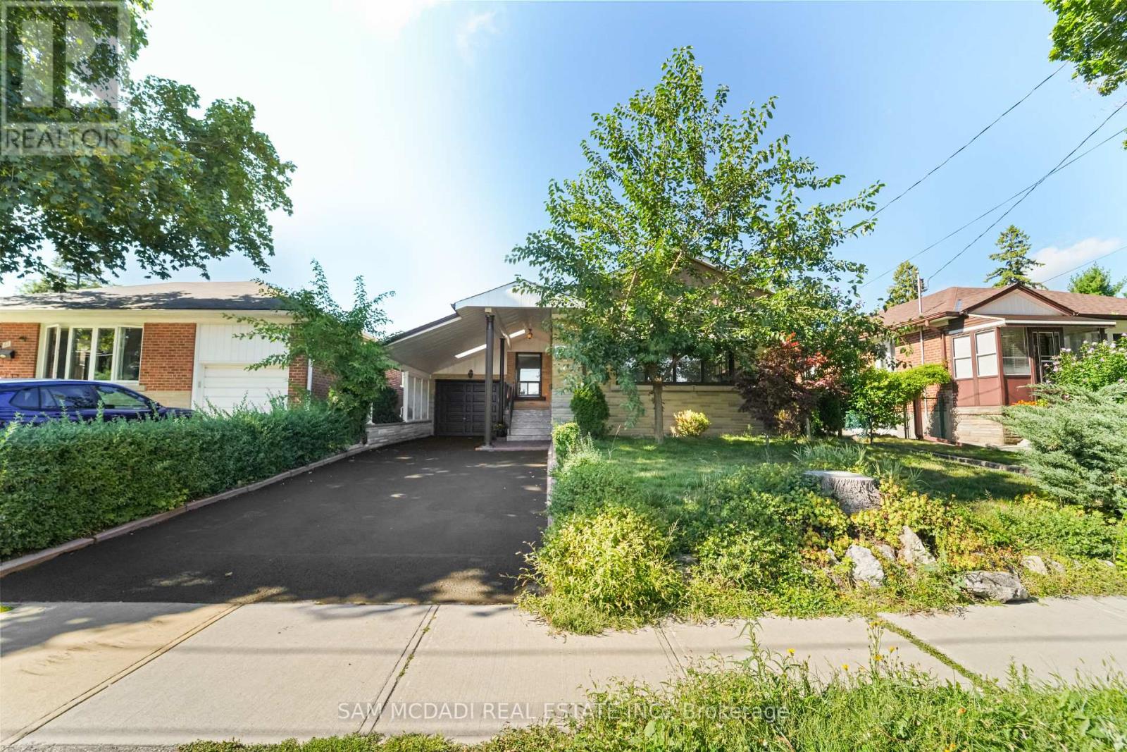 60 Greenfield Dr, Toronto, ON M9B 1H3