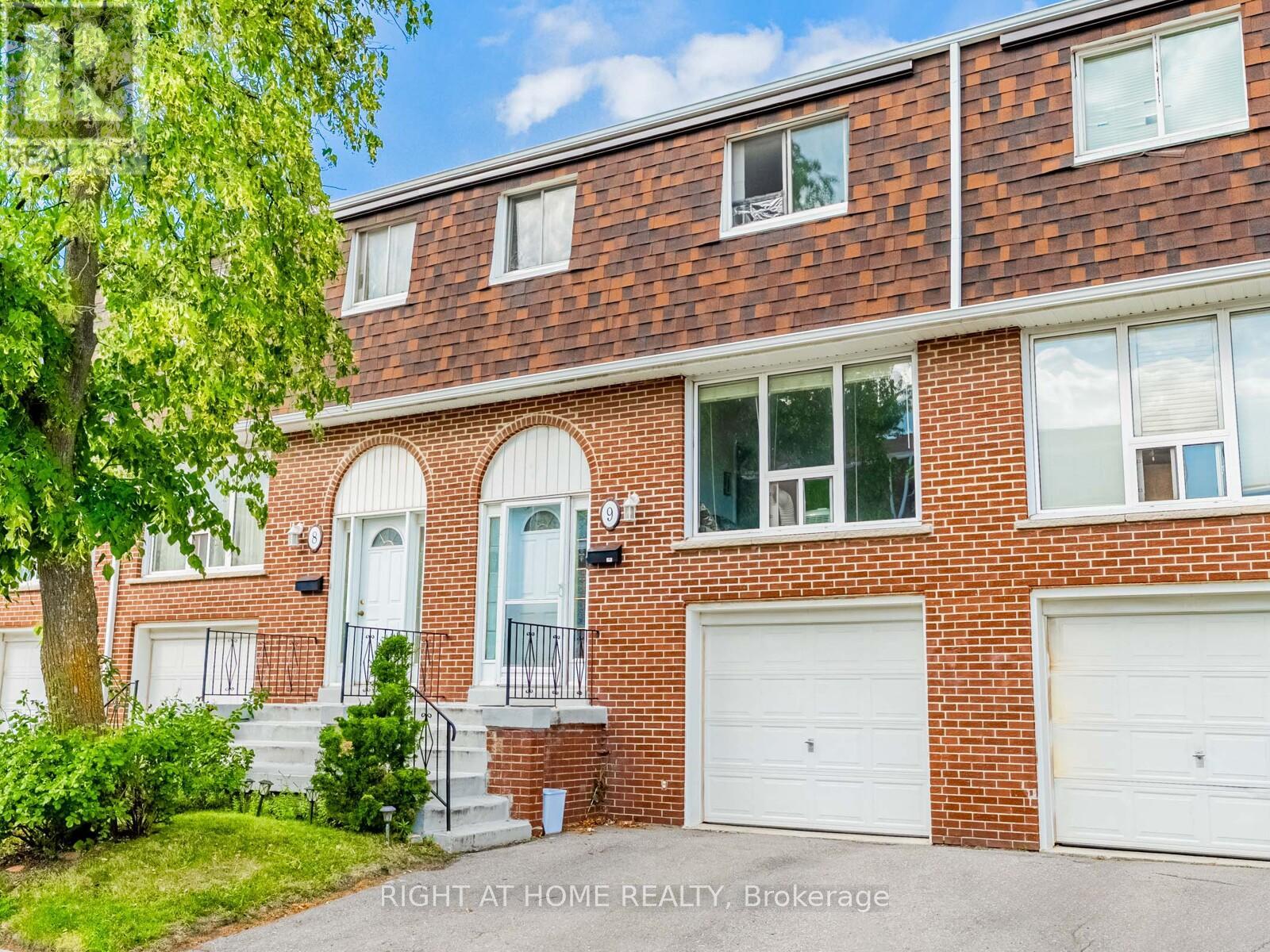 9 2380 Bromsgrove Rd SW, Mississauga, ON L5J 4E6