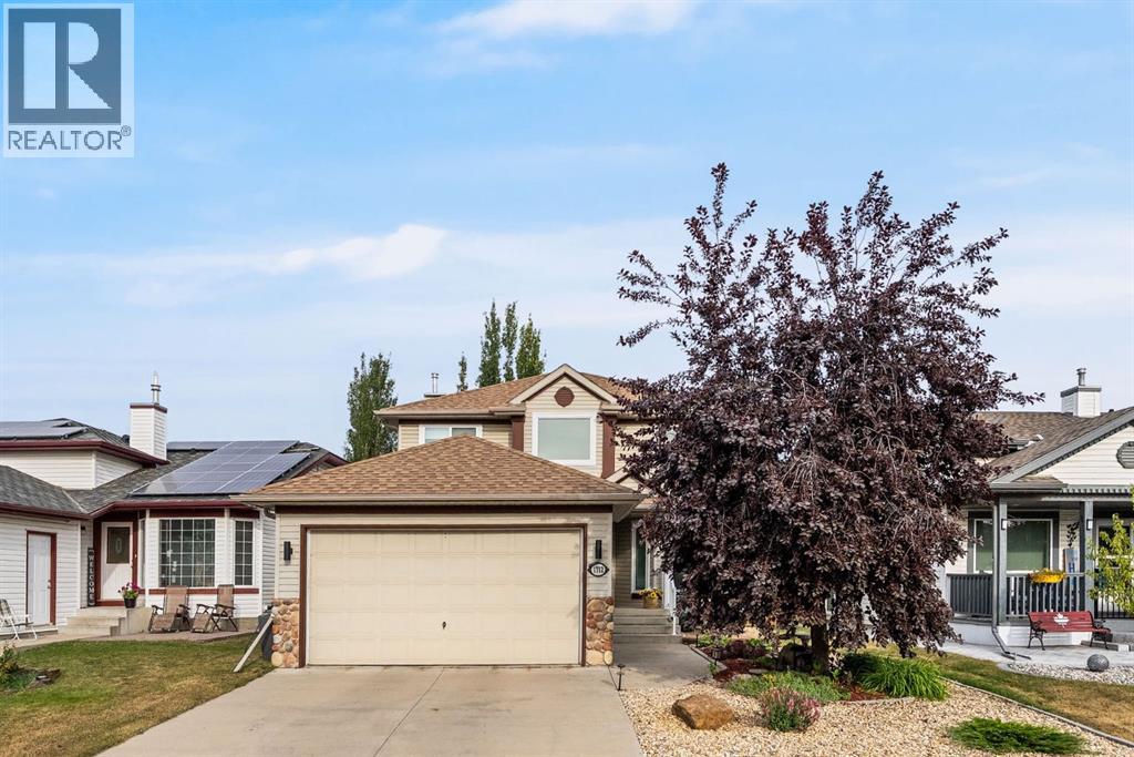 1712 Woodside Blvd, Airdrie, AB T4B 2K1
