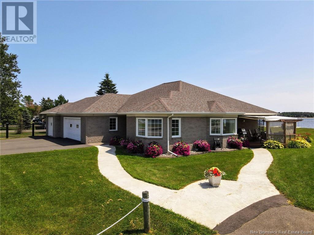 80 York St, Richibucto, NB E4W 4K2