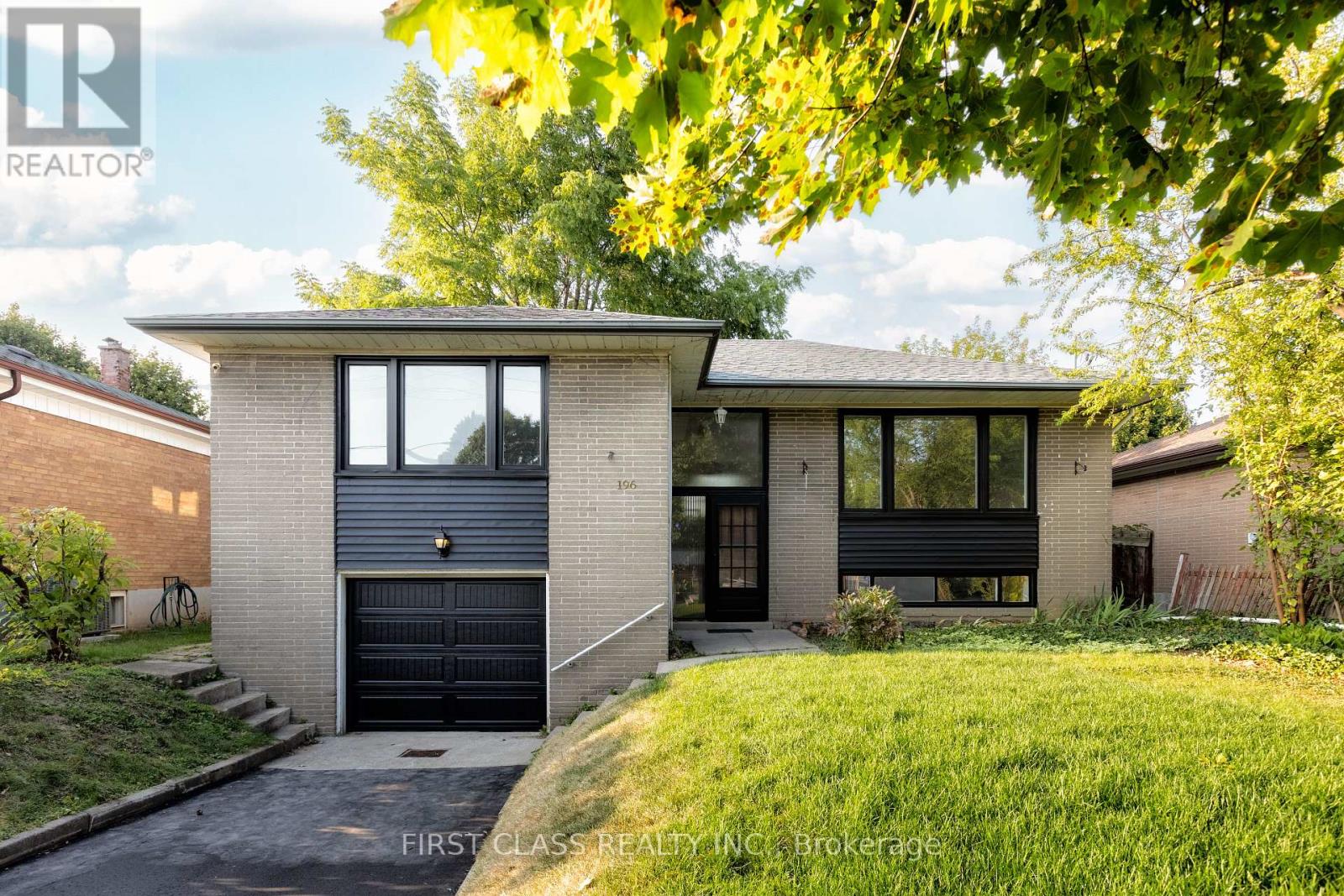 196 Acton Ave, Toronto, ON M3H 4H5