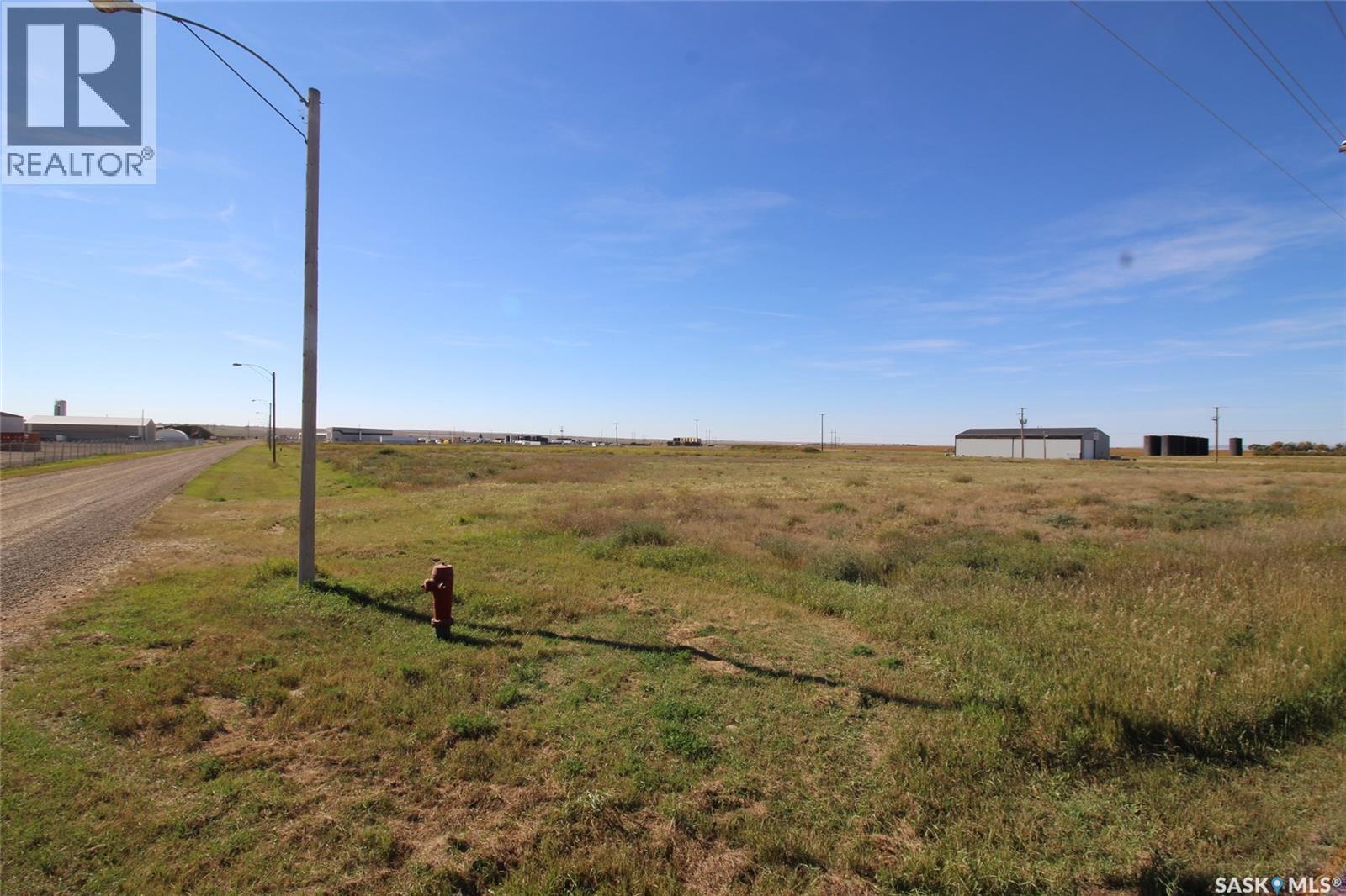835-865-89 Hall Street, Shaunavon, SK S0N 2M0