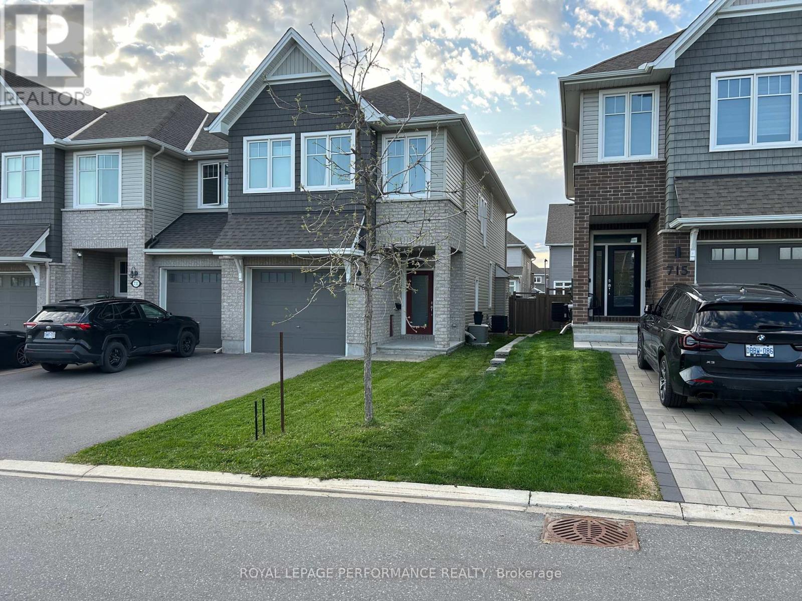 713 Cap Diamant Way, Ottawa, ON K4A 1J6