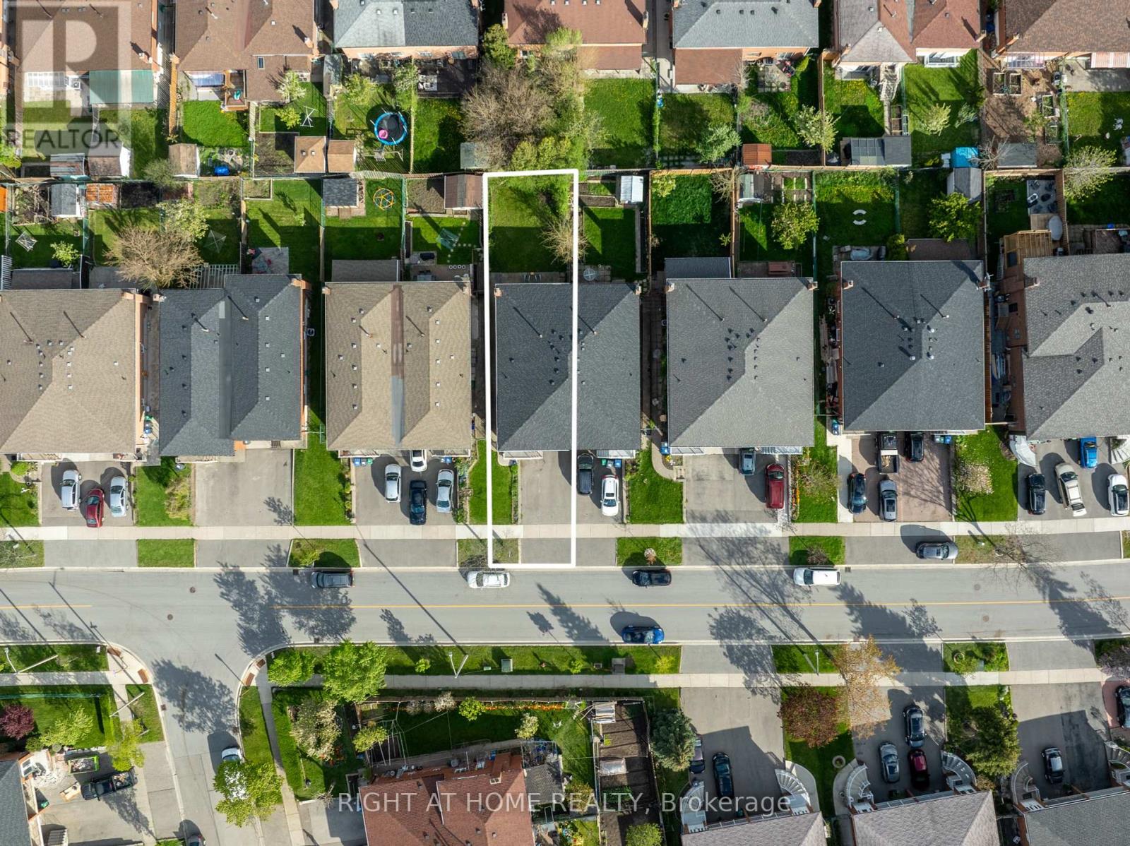 208 Meadows Blvd, Mississauga, ON L4Z 1J9