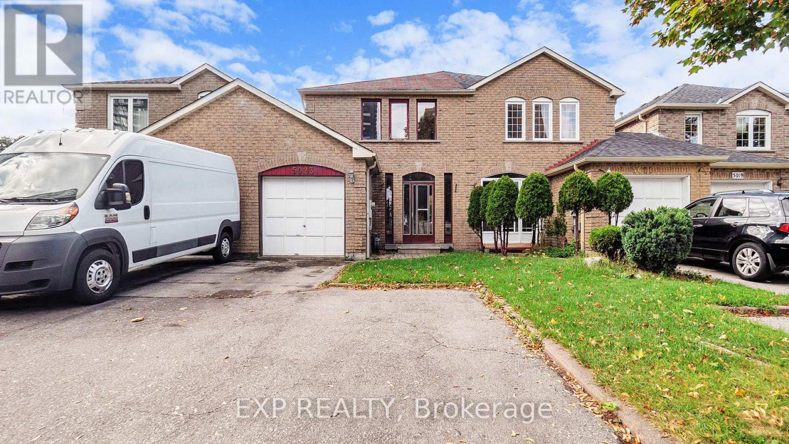 5023 Salishan Cir, Mississauga, ON L5R 3E3