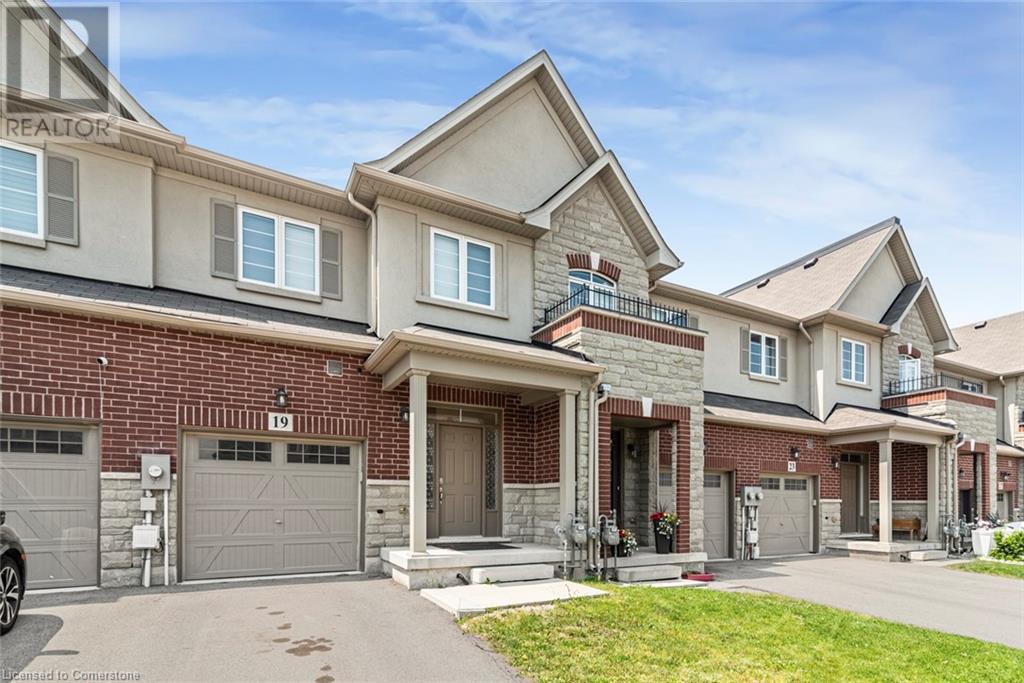 19 Bradbury Rd, Hamilton, ON L8J 0E5