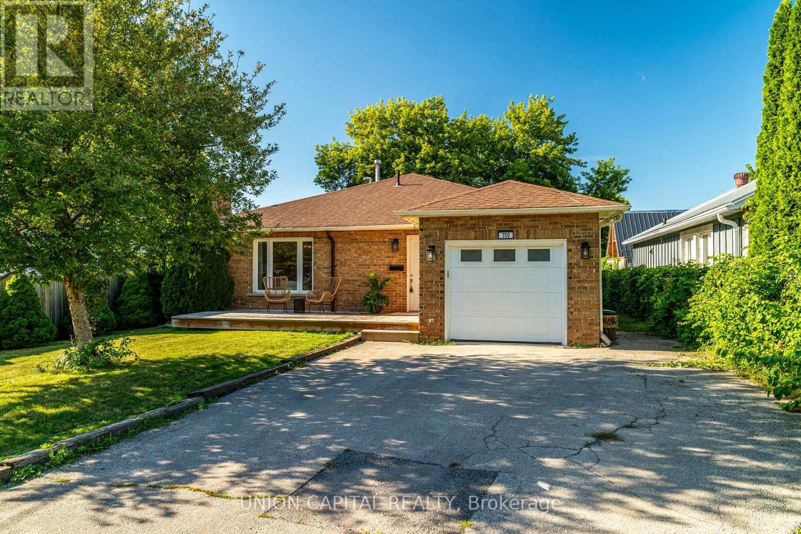 350 Hollywood Dr, Georgina, ON L4P 3A1