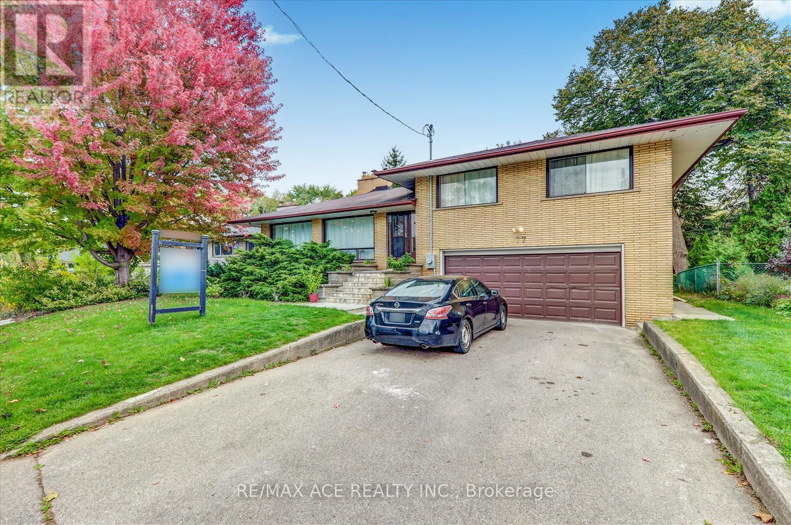 77 Perivale Cres, Toronto, ON M1J 2C4