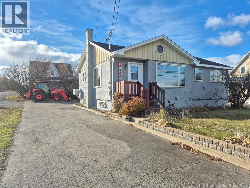 542 Rue Principale, Petit-Rocher, NB E8J 1J7