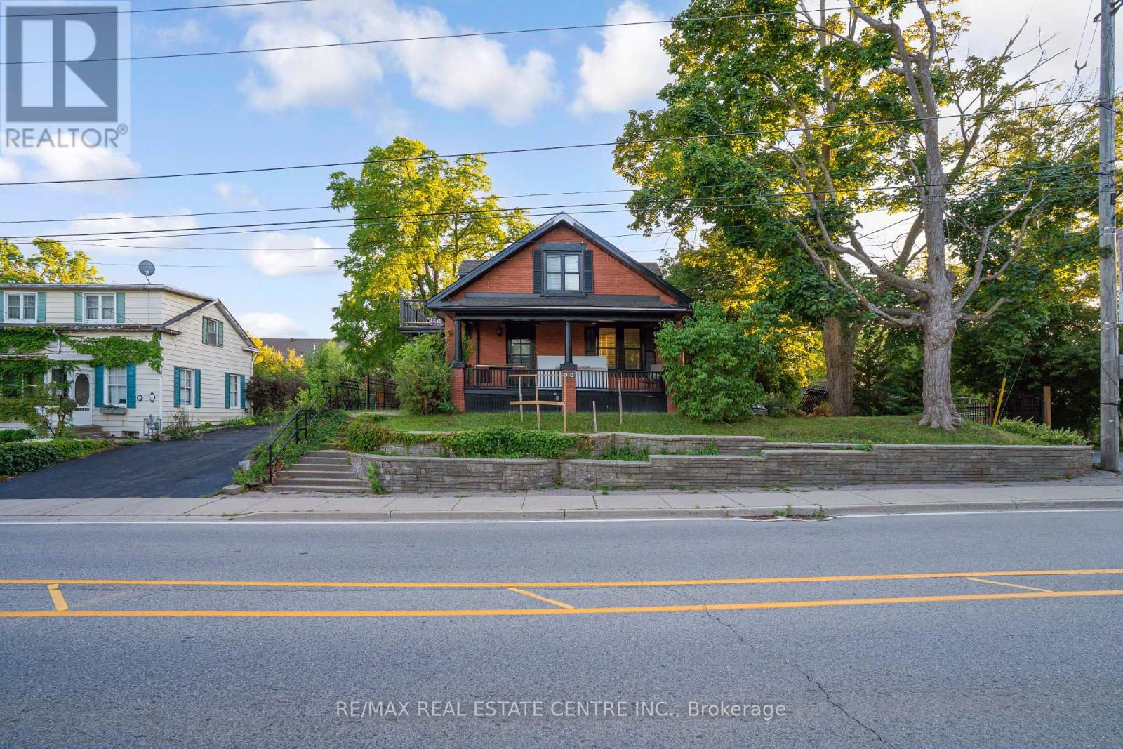 90 Main St N, Milton Campbellville, ON L0P 1B0