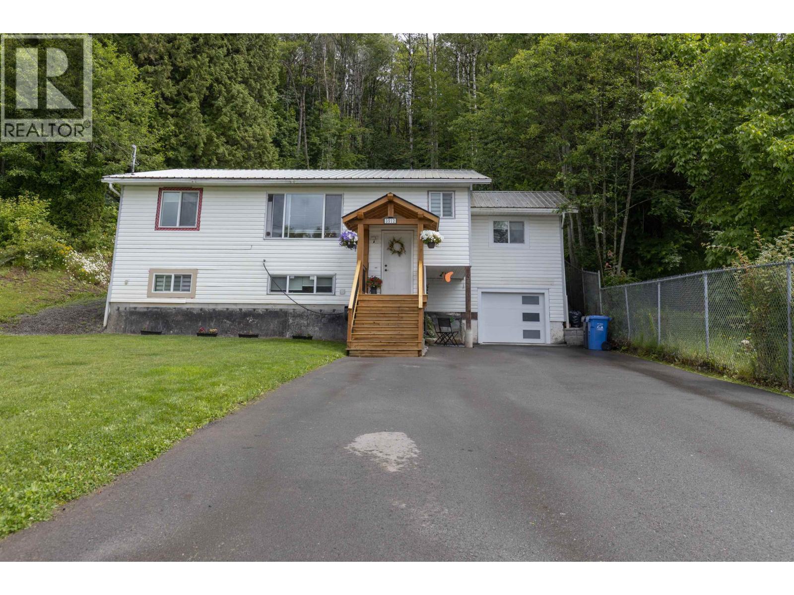 3512 Hanson St, Terrace, BC V8G 2L7