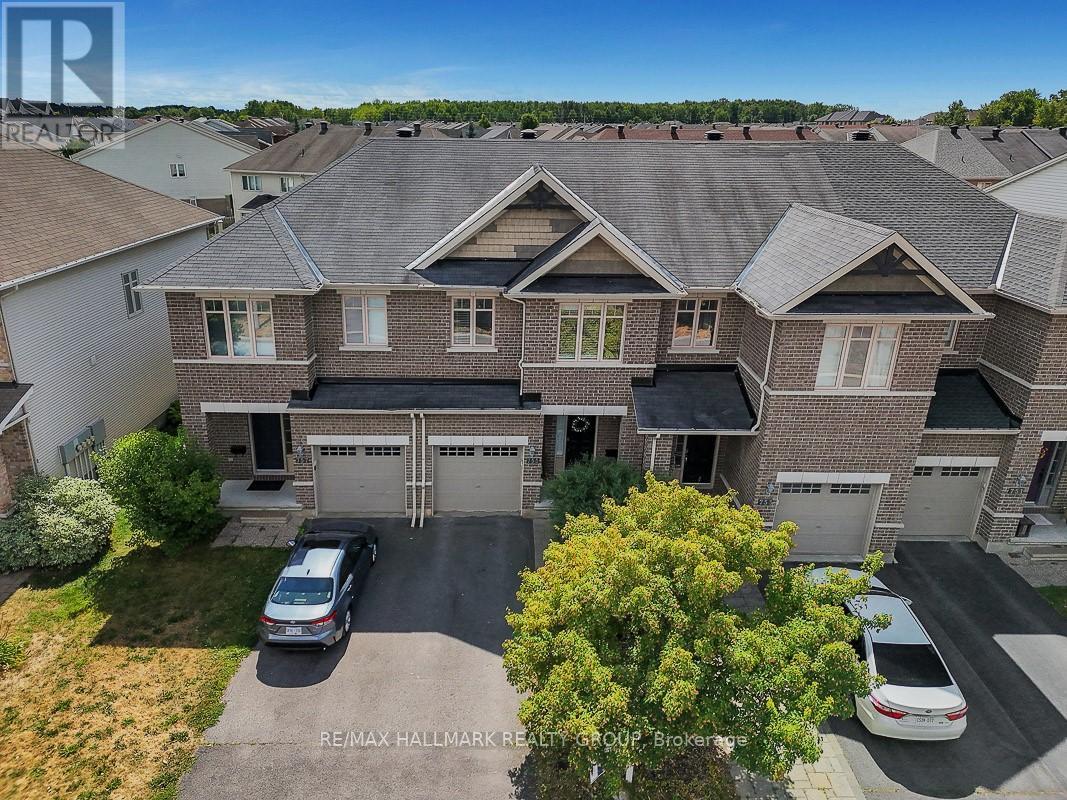 755 Bowercrest Cres, Ottawa, ON K1V 2M3