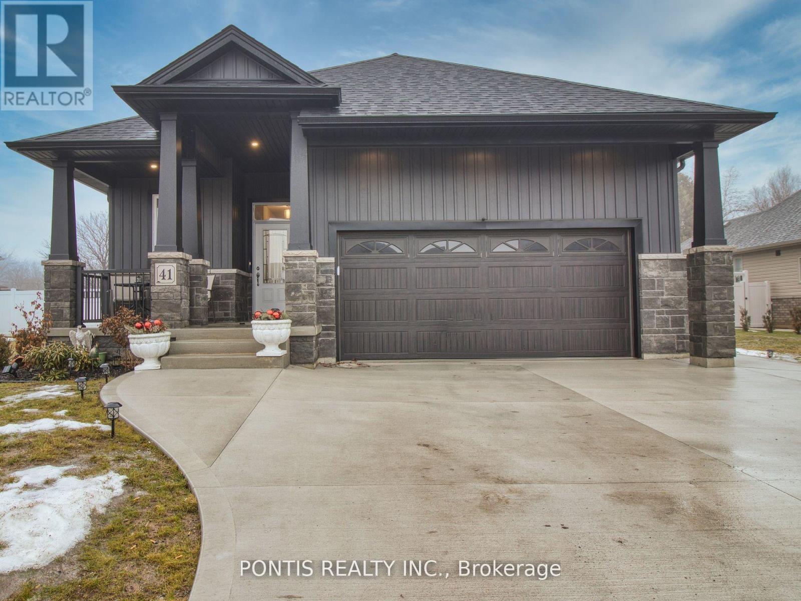 41 Sleepy Meadow Dr, Chatham-Kent, ON N0P 1A0