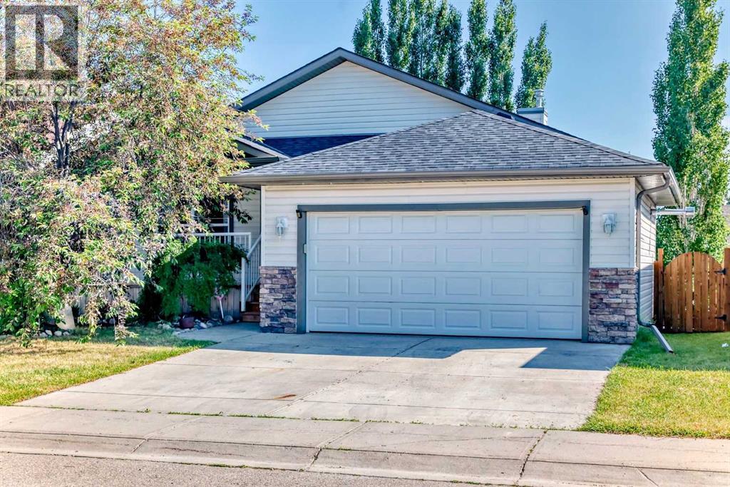 412 Highland Close, Strathmore, AB T1P 1V4