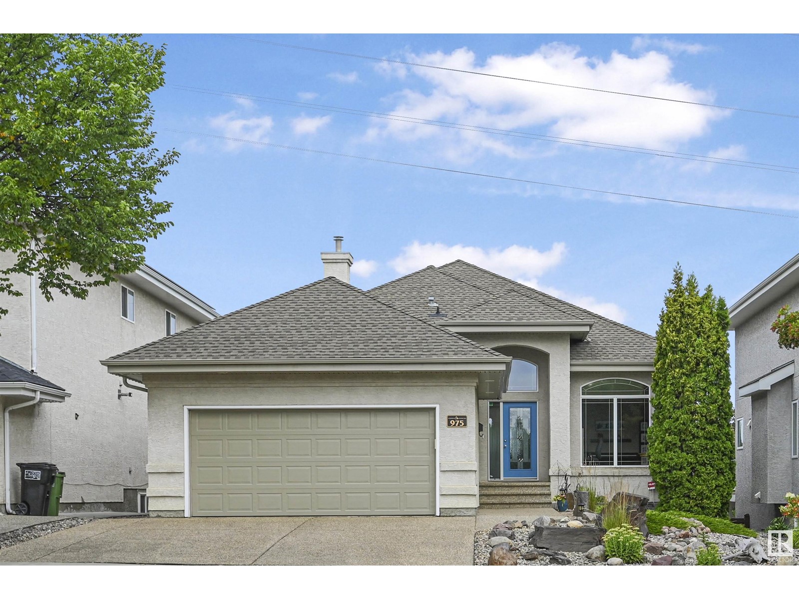 975 Hollingsworth Bn NW, Edmonton, AB T6R 3G7