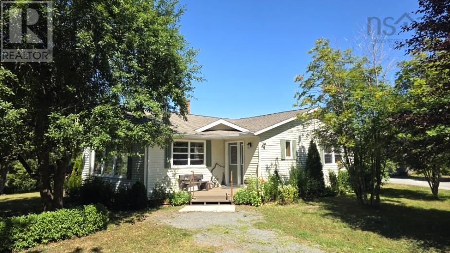 891 Springfield Rd, St Andrewaposs, NS B0H 1X0