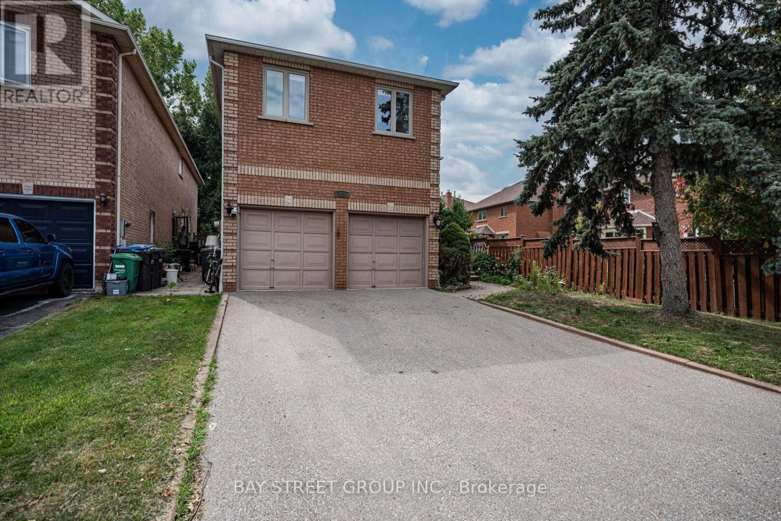 2524 Paula Ct, Mississauga, ON L5K 2R5