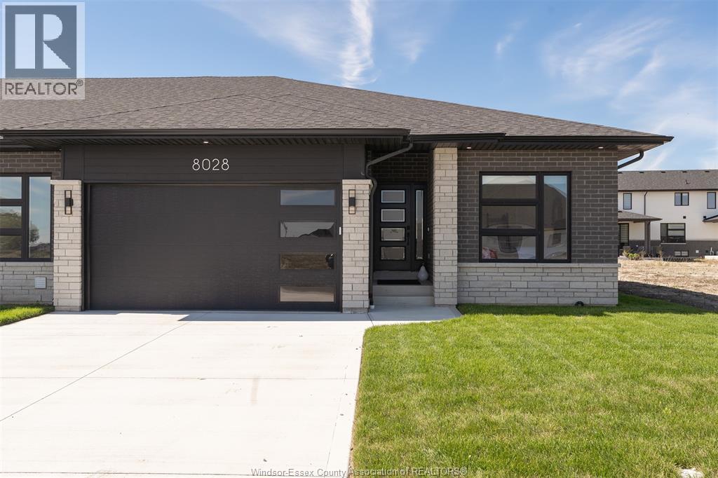 8028 Meo Blvd, Lasalle, ON N9H 0P3