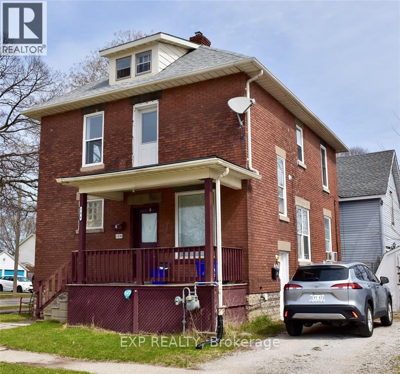 104 Forsyth St S, Sarnia, ON N7T 3A7