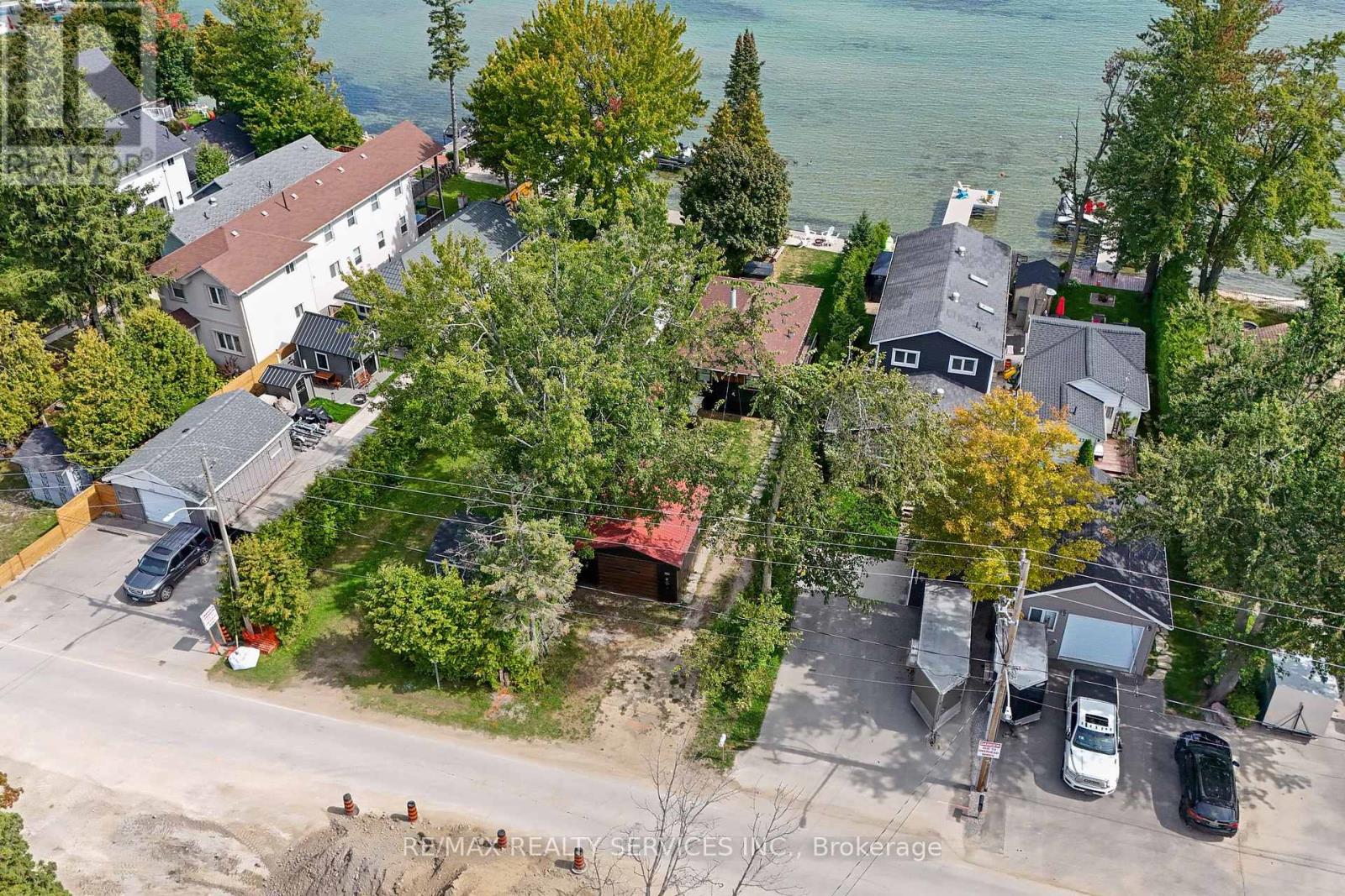 2305 Crystal Beach Rd, Innisfil, ON L9S 3W8
