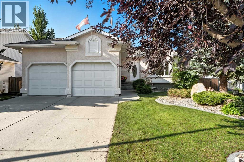 12 Bow Way, Cochrane, AB T4C 1N4