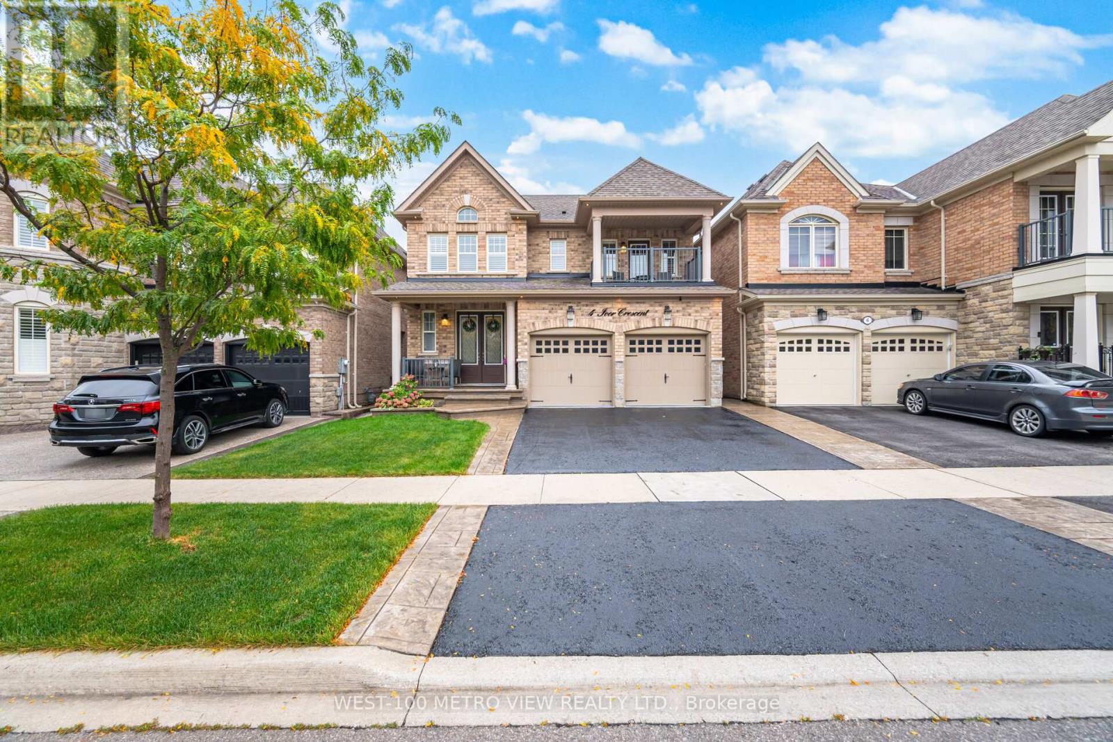 4 Ivor Cres, Brampton, ON L7A 4L5