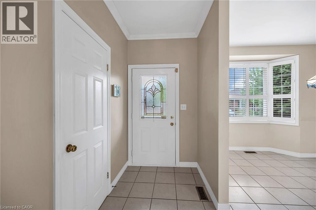 46 Northernbreeze St, Hamilton, ON L9B 2S4