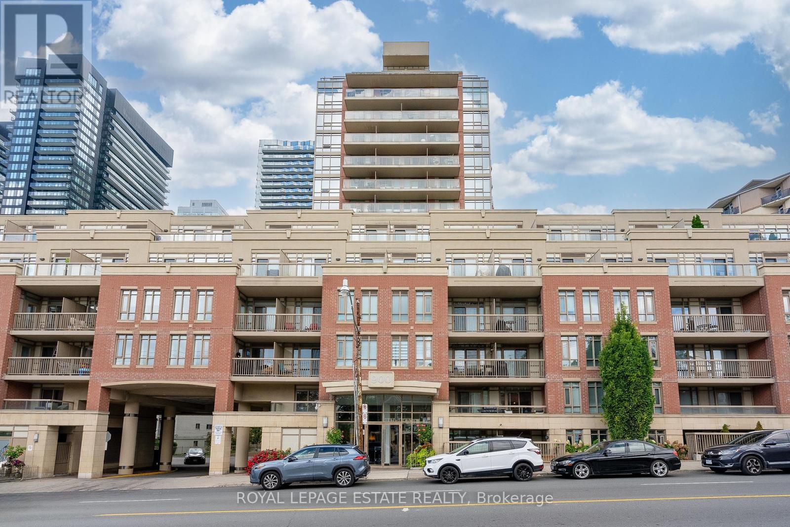 313 900 Mount Pleasant Rd, Toronto, ON M4P 3J9