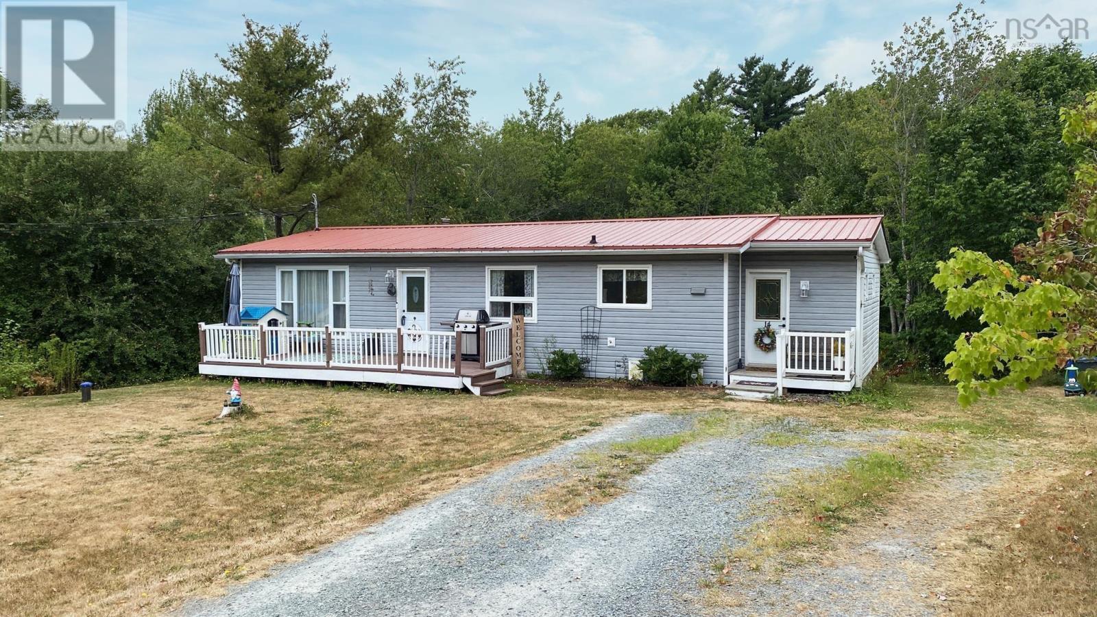 14 Oldham Rd, Enfield, NS B2T 1E2