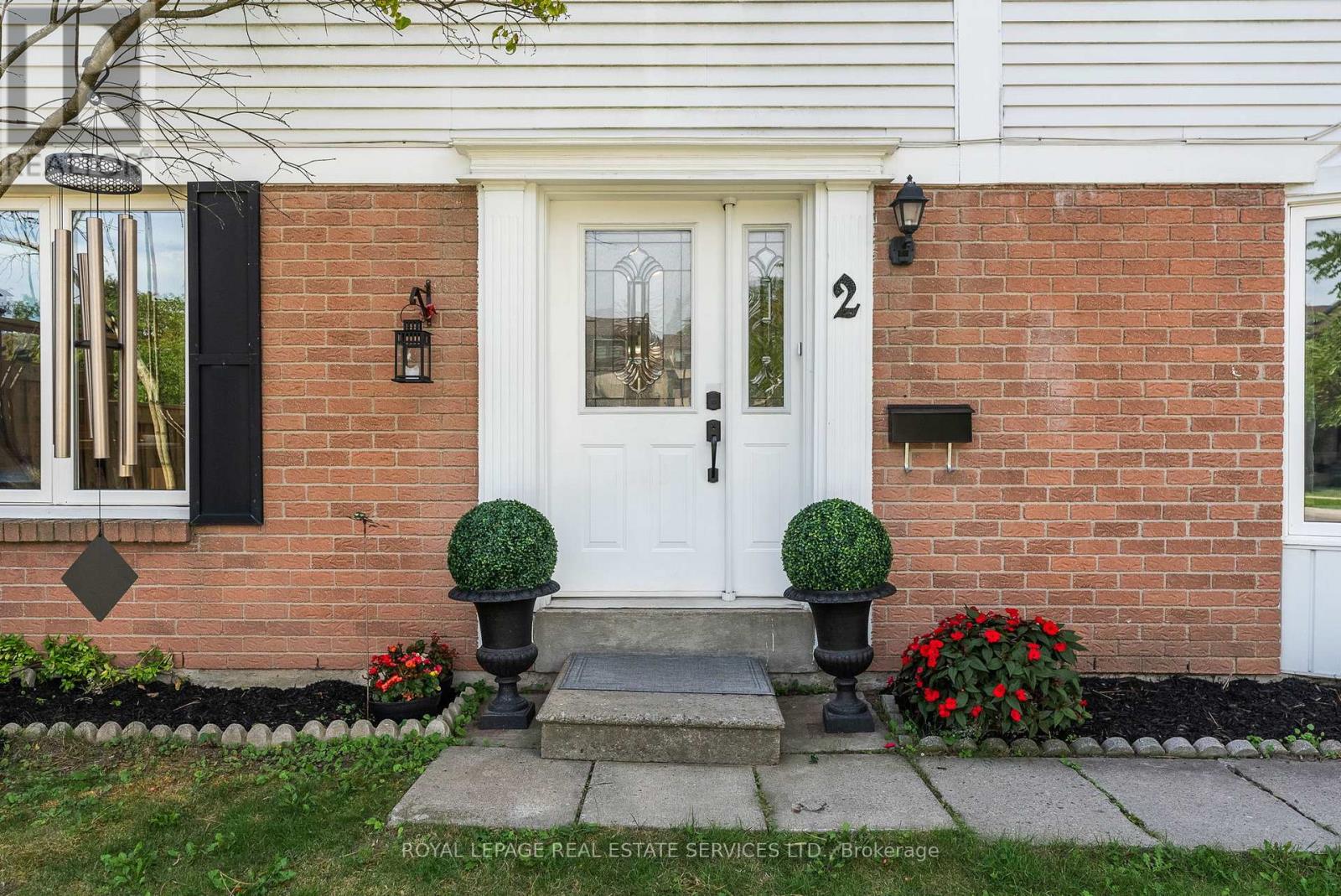 2 Mangrove Rd, Brampton, ON L6S 3Y1