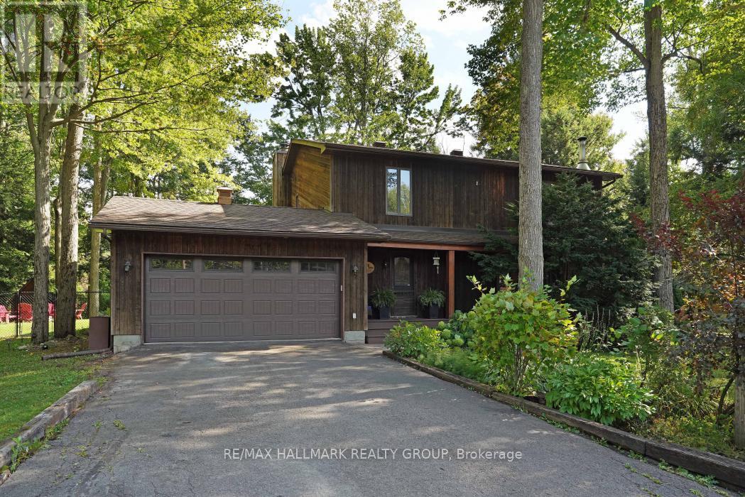 5498 Edgewater Dr, Ottawa, ON K4M 1B4