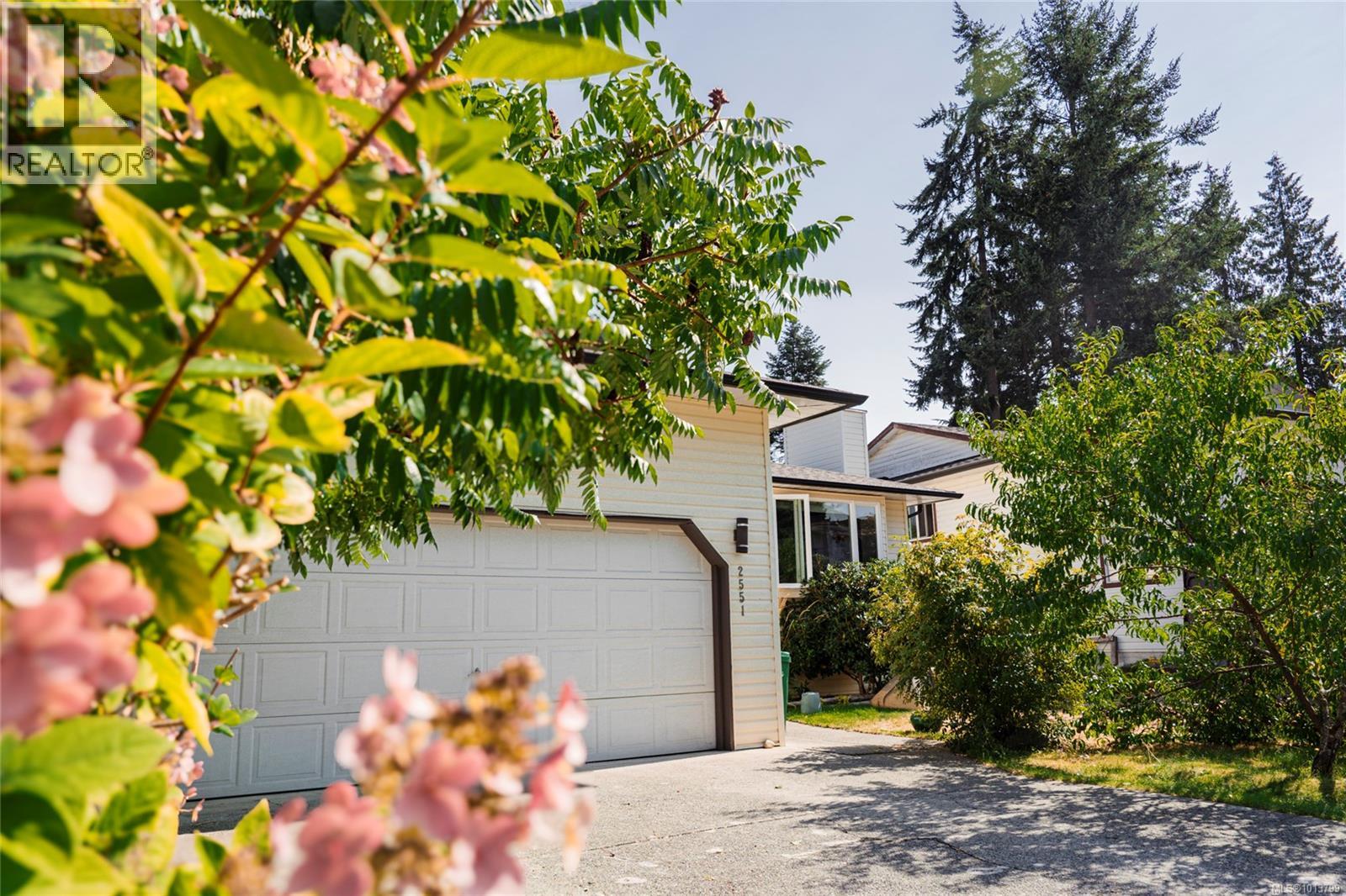 2551 Stampede Trl, Nanaimo, BC V9T 5S4