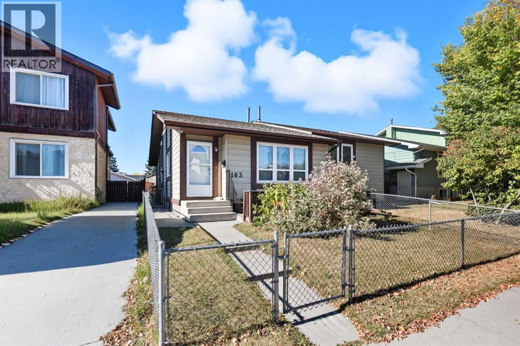 163 Whitewood Pl NE, Calgary, AB T1Y 3S8