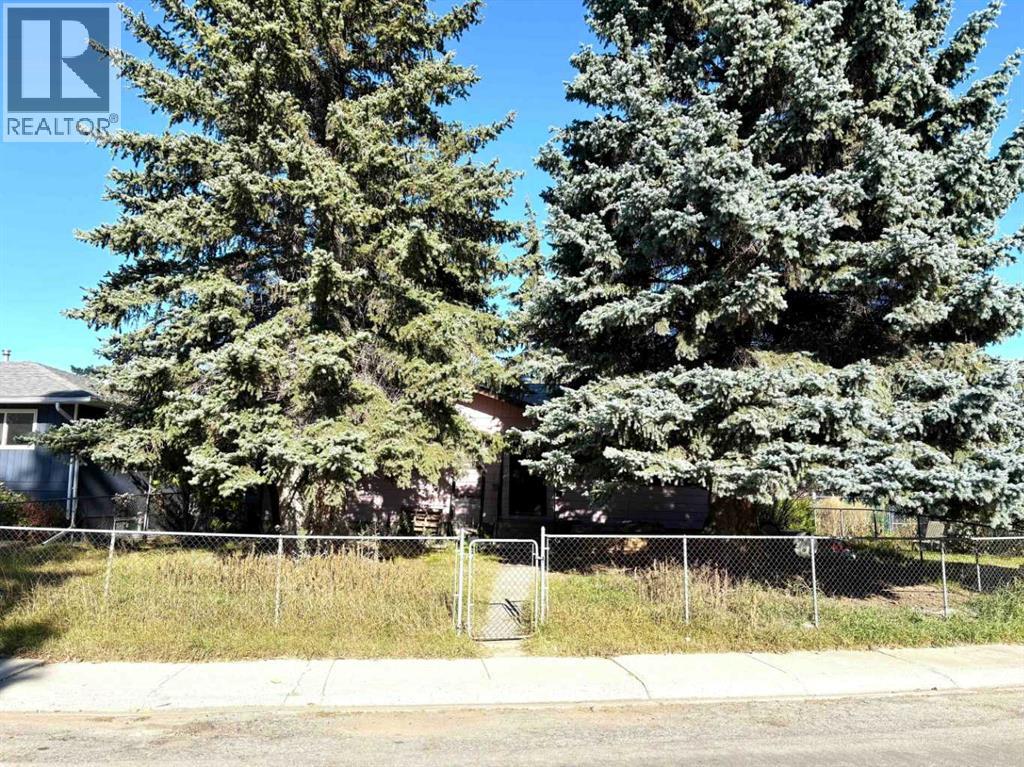 6 Harvey Pl SW, Calgary, AB T2V 3A5