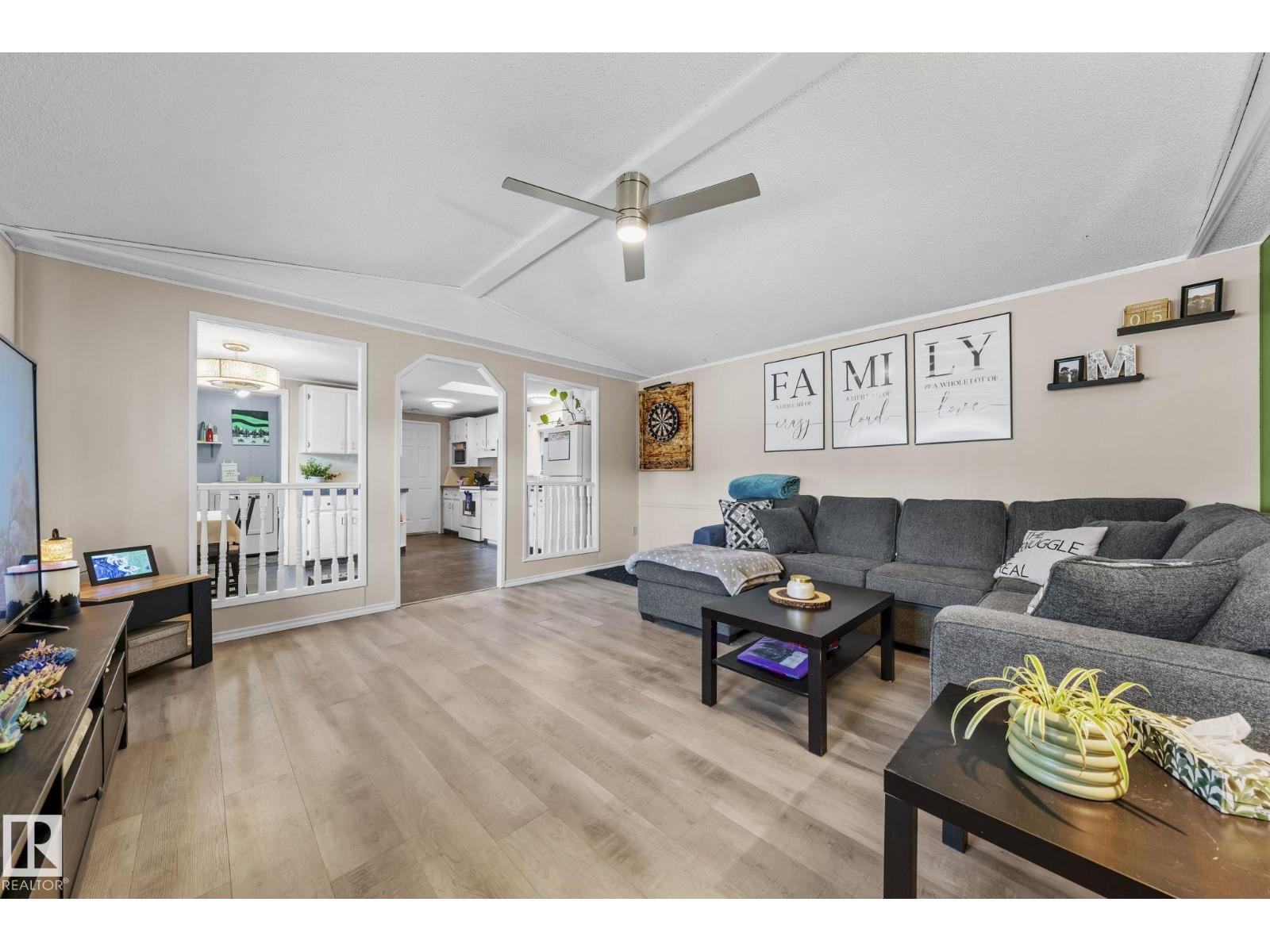 605 Evergreen Park NW, Edmonton, AB T5Y 4M2